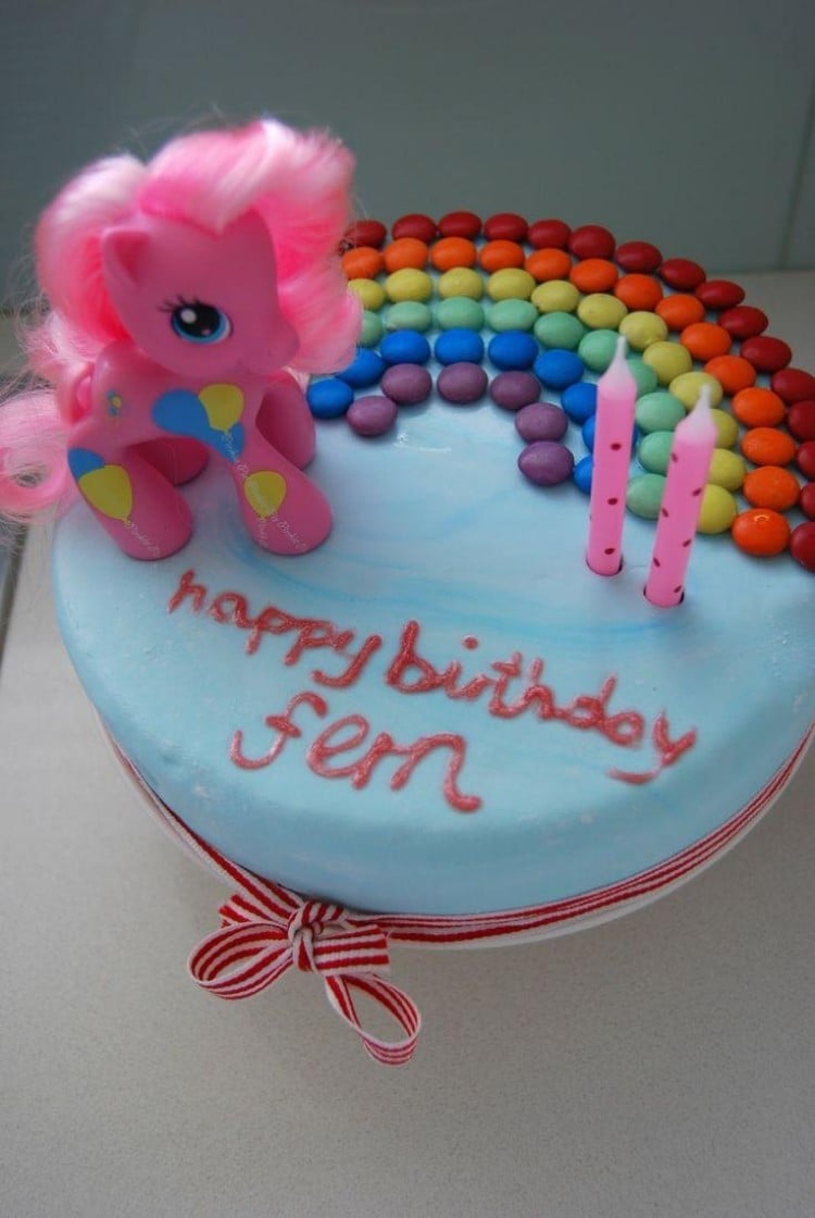 gâteau anniversaire petite fille inspiré petit pony cake design original