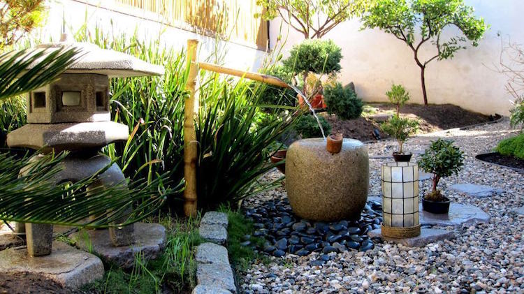 idee fontaine de jardin bambou pierre style japonais