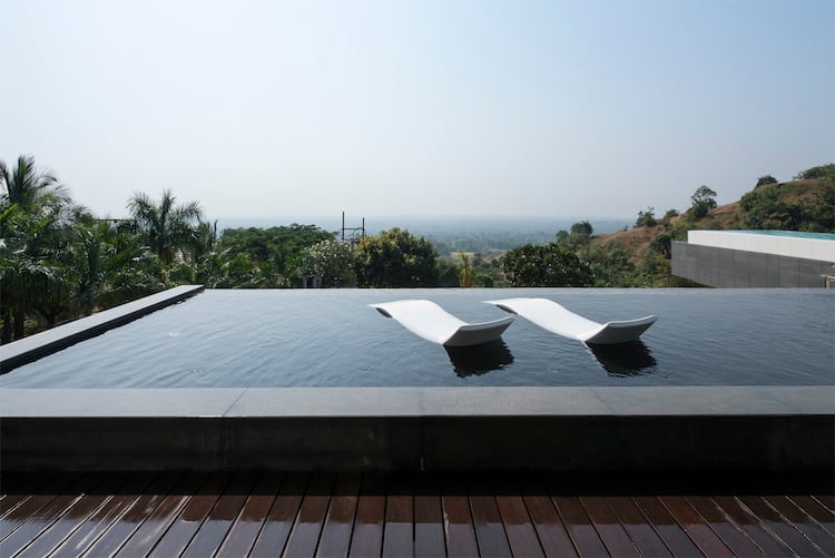 piscine infinie vue panoramique mumbai