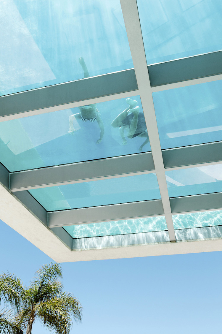 piscine sur toit fond transparent