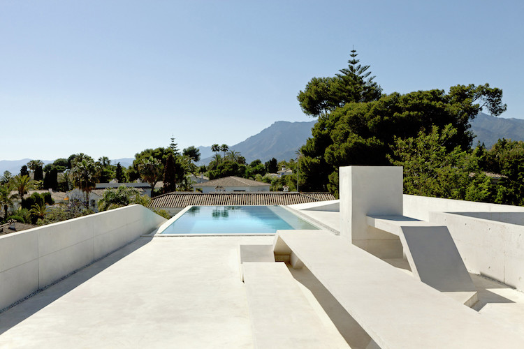 piscine sur toit terrasse architecture minimaliste