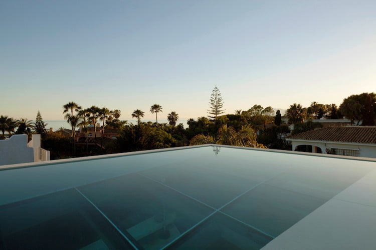 piscine sur toit terrasse vue panoramique mer