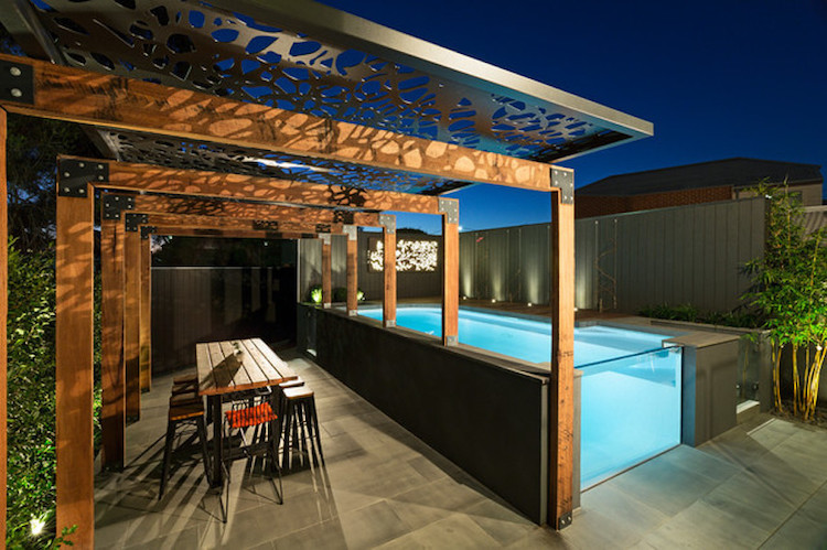 piscine transparente bois design semi enterre pergola bois terrasse