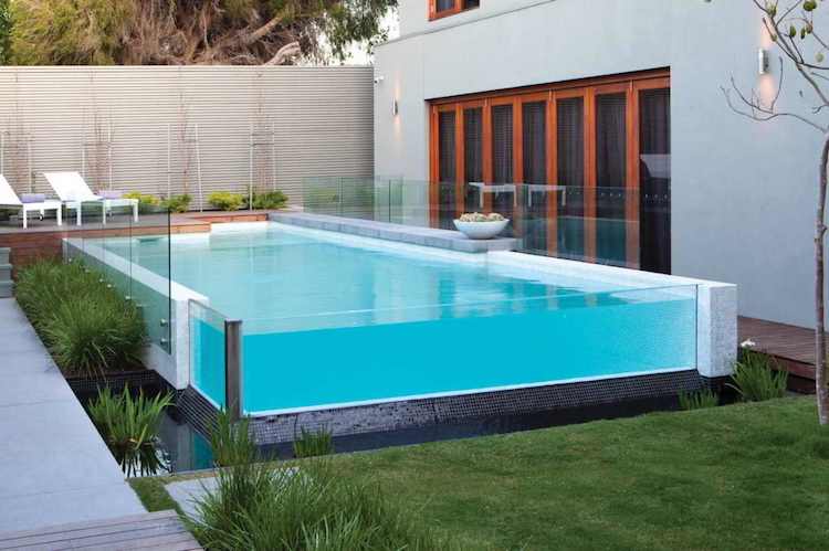 piscine transparente jardin prive