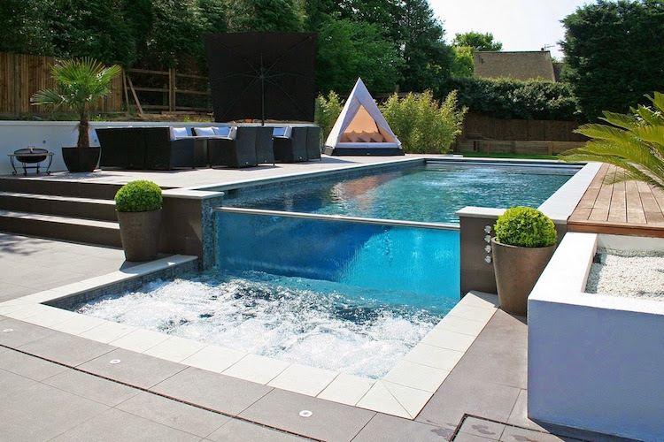 piscine transparente moderne terrasse moderne