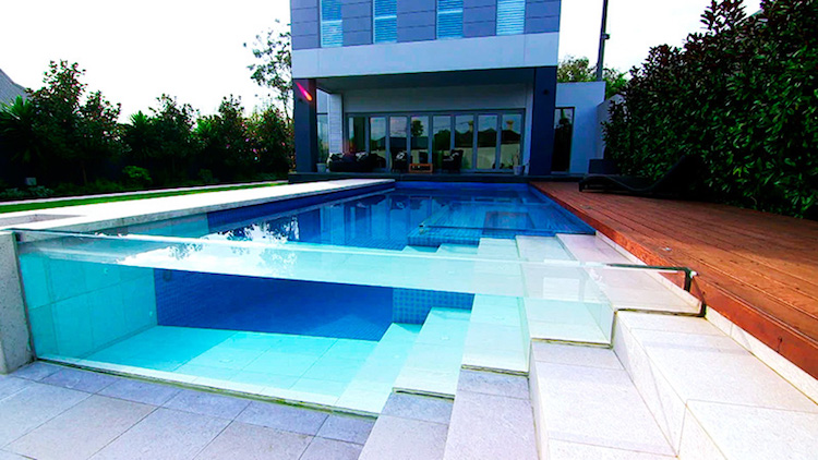 piscine transparente pool house