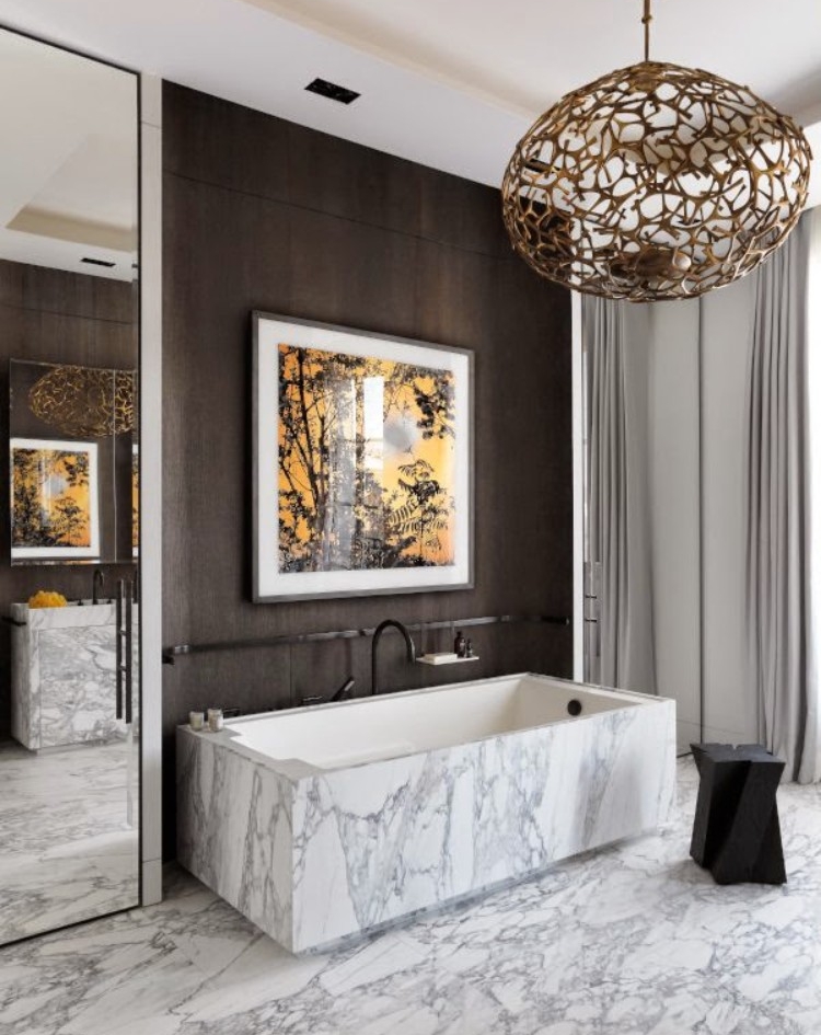 salle de bain en marbre baignoire mobilier revêtement sol