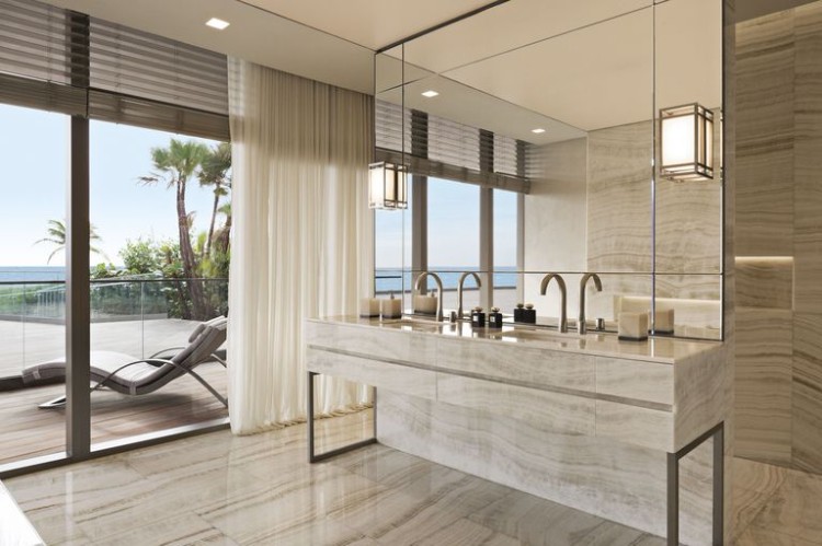 salle de bain en marbre blanc idée aménagement intérieur contemporain salle eau luxueux ouverte