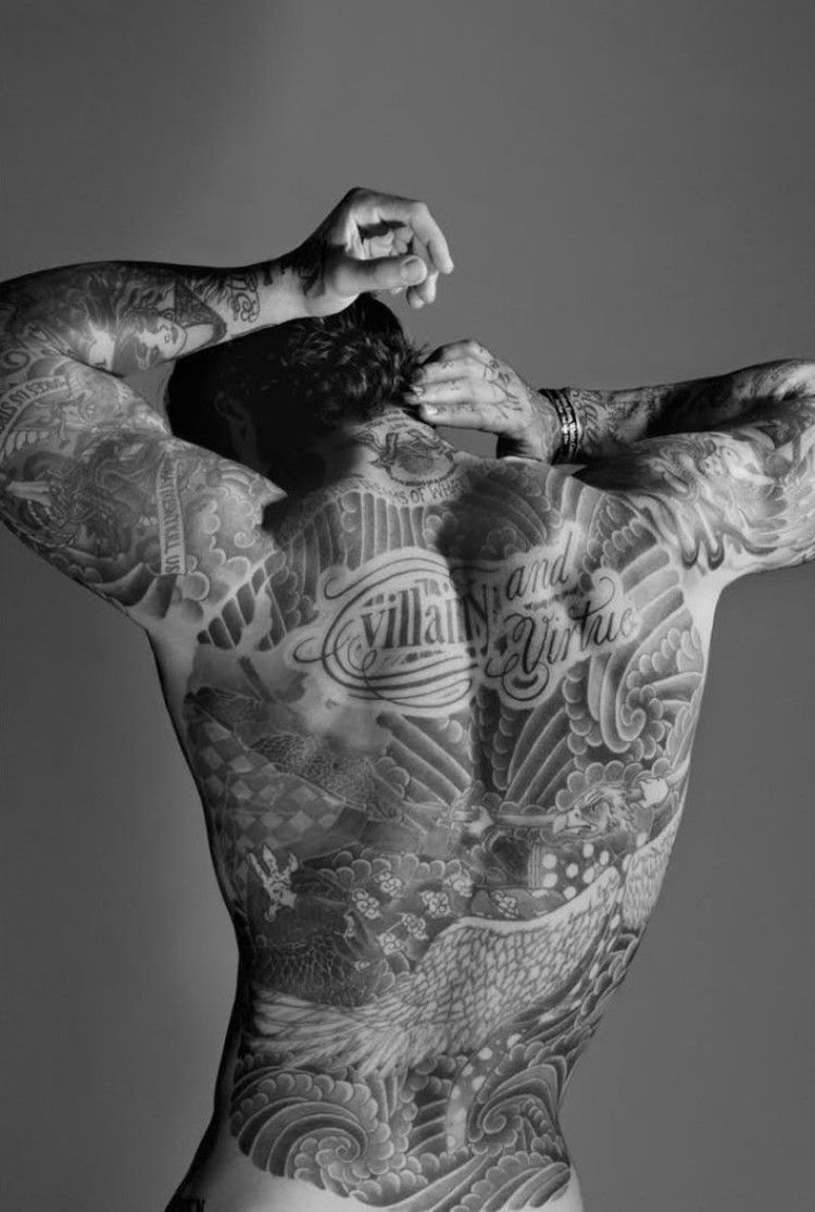 tatouage homme bras avant bras propositions originales modèles inspirants