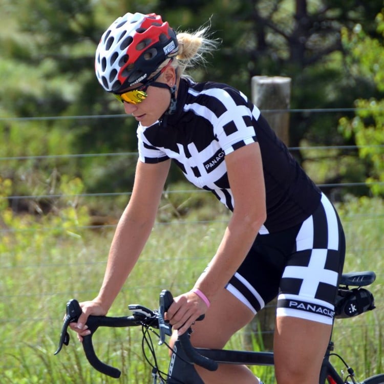 tenue cycliste femme modèles divers maillots cyclisme matériaux haut gamme