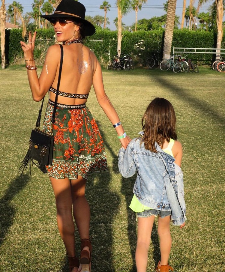tenue festival Alessandra Ambrosio et sa fille Coachella 2016
