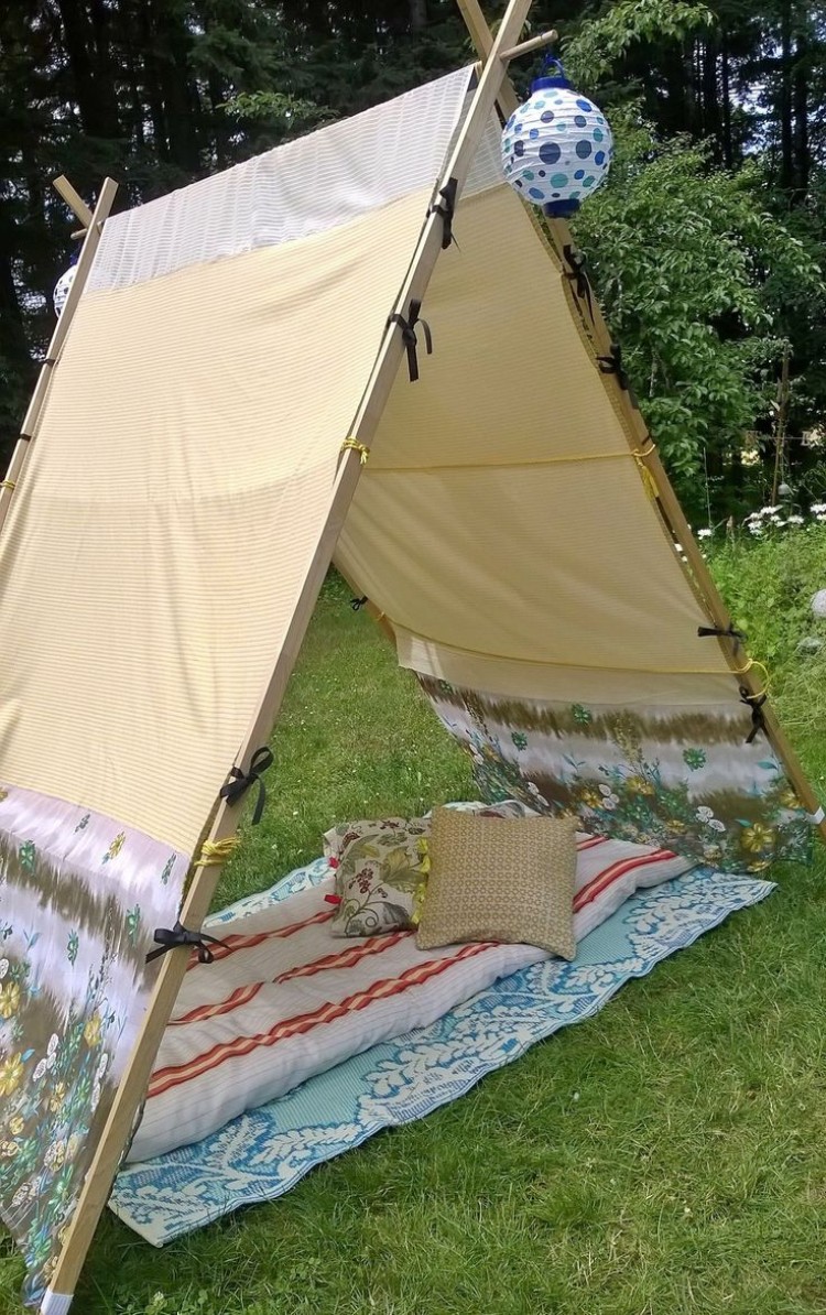 aire de jeux jardin avec tente arrière cour tendance glamping camping