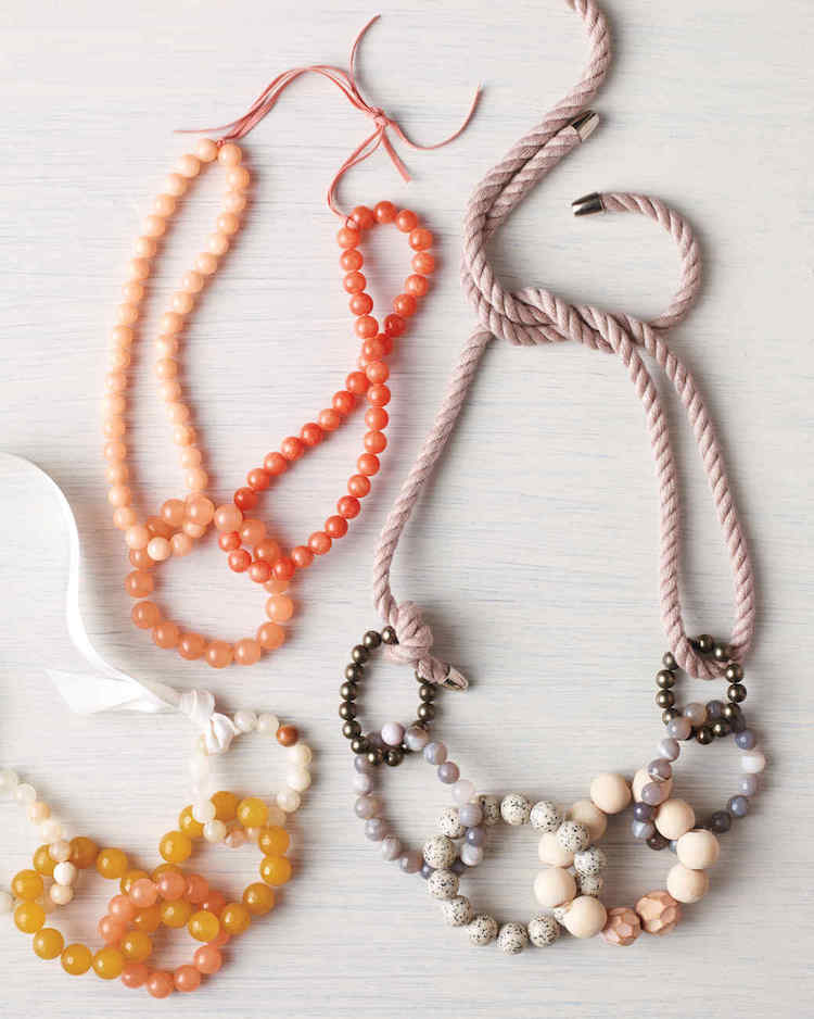 bijoux fantaisie faits maison- colliers et sautoirs en perles pierres