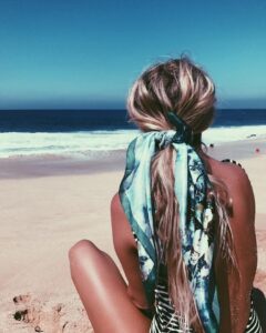 coiffure plage avec foulard tendance coiffures estivales 2018
