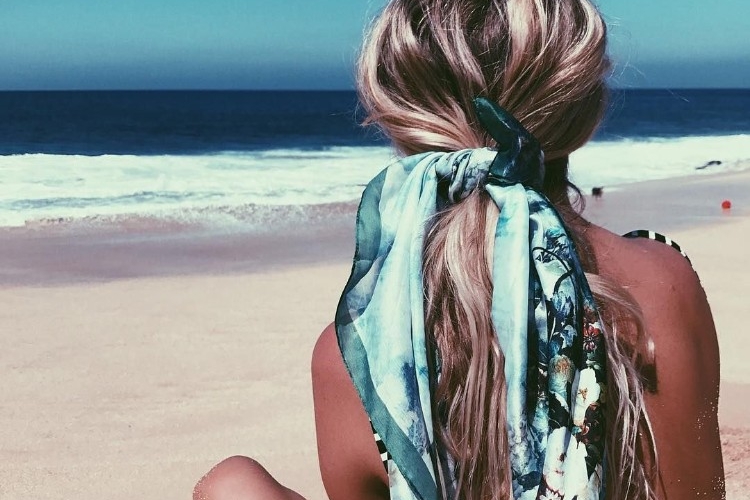 coiffure plage avec foulard tendance coiffures estivales 2018
