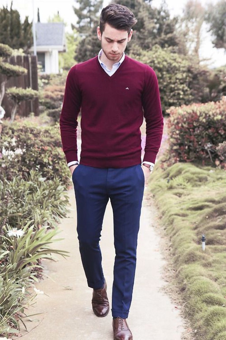 comment marier les couleurs pour s'habiller homme pantalon bleu fonce pull bordeaux