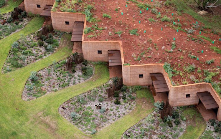 construction en pise La Grande Muraille WA luigi rosselli architects Australie