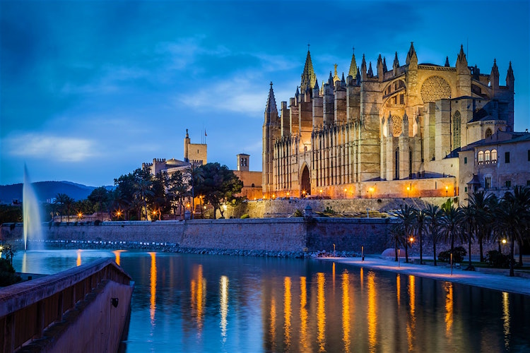 croisière en Méditerranée - Palma de Majorque îles Baléares cathédrale Gaudi