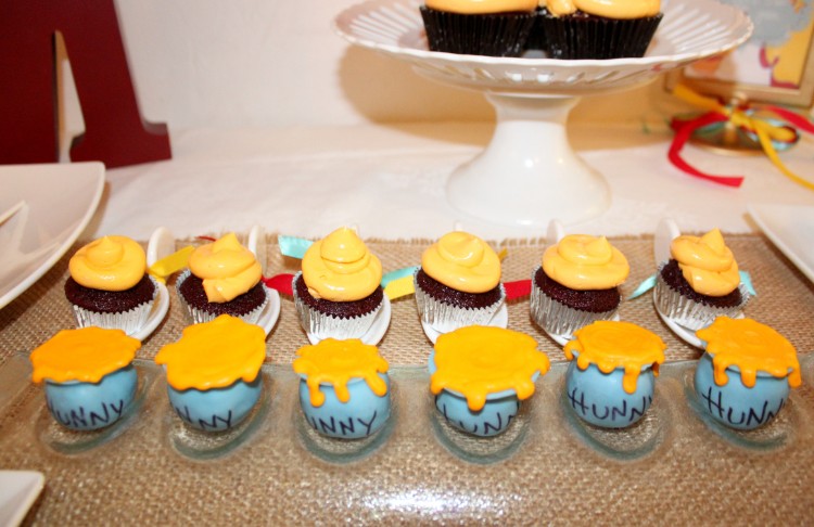 cupcakes thématiques et originals déco anniversaire 1 an Winnie l'ourson