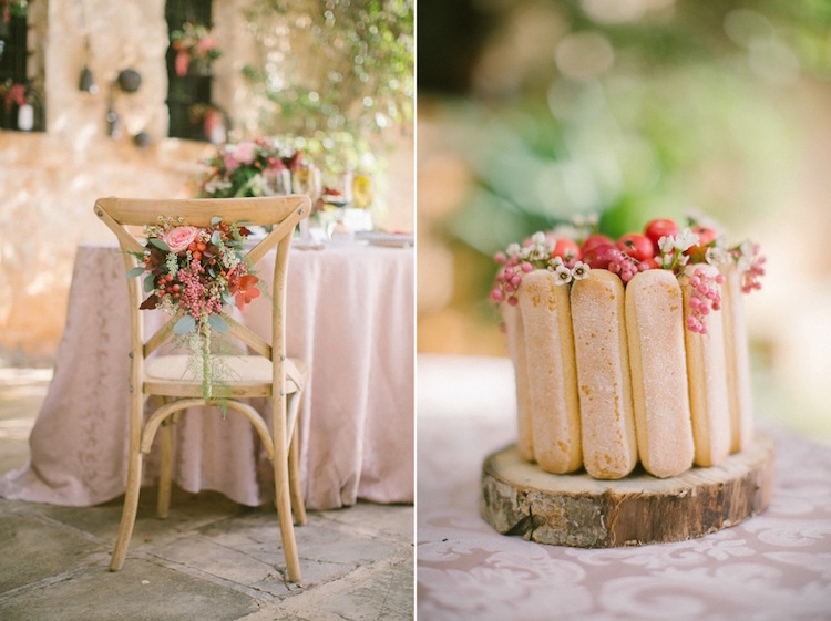 décoration de mariage bohème chic pour les chaises et les gateaux