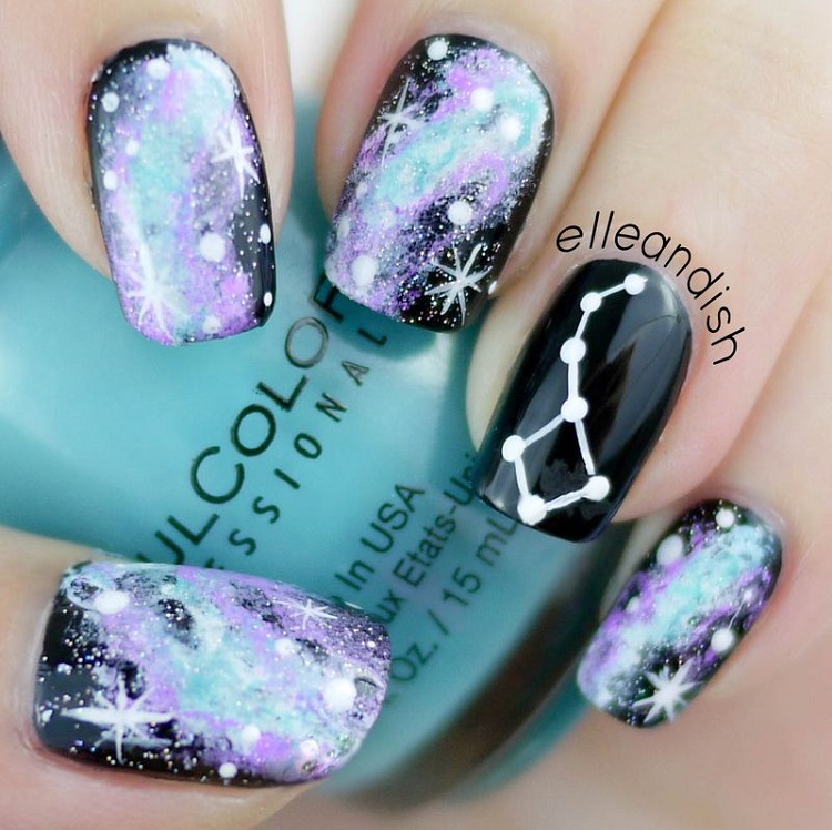 déco ongles constellation galaxies