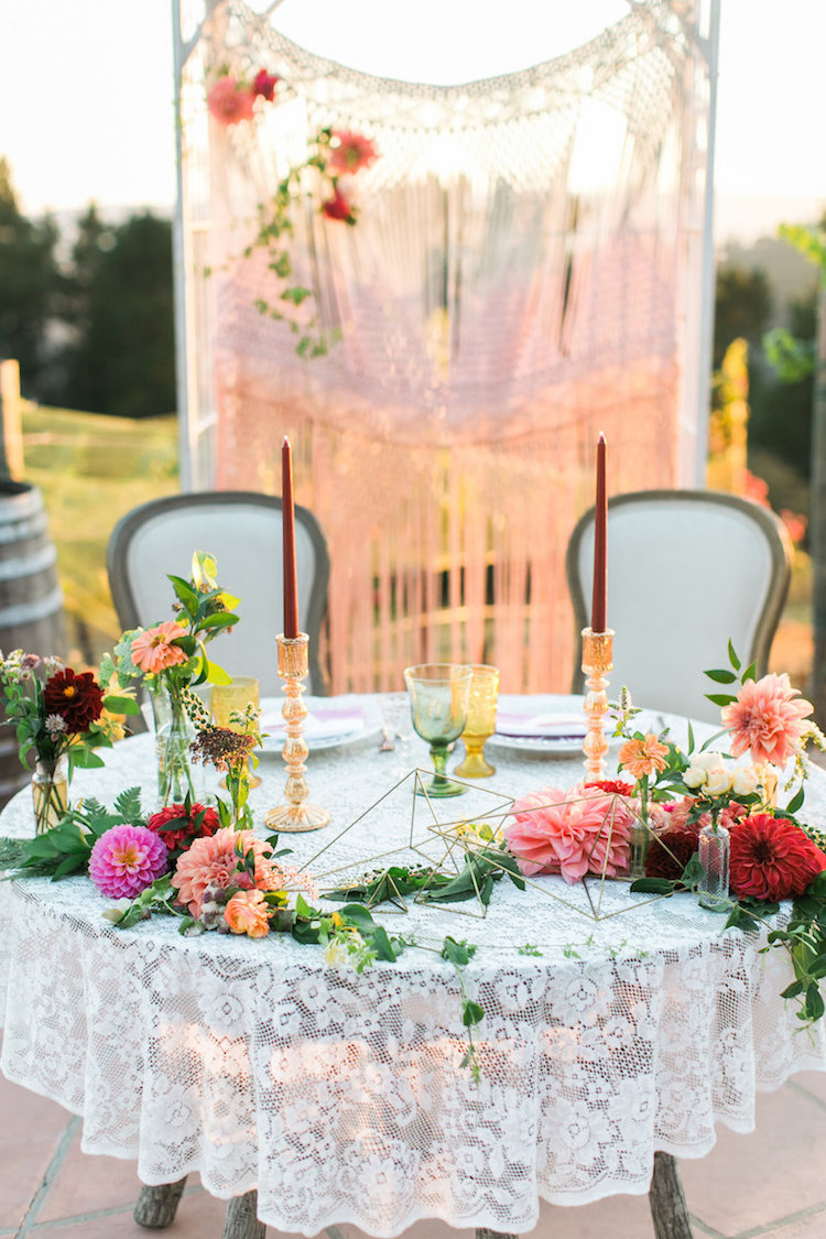 décoration de table super chic pour mariage bohème de plein air
