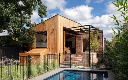 extension maison bois toit en pente bardage bois exterieur