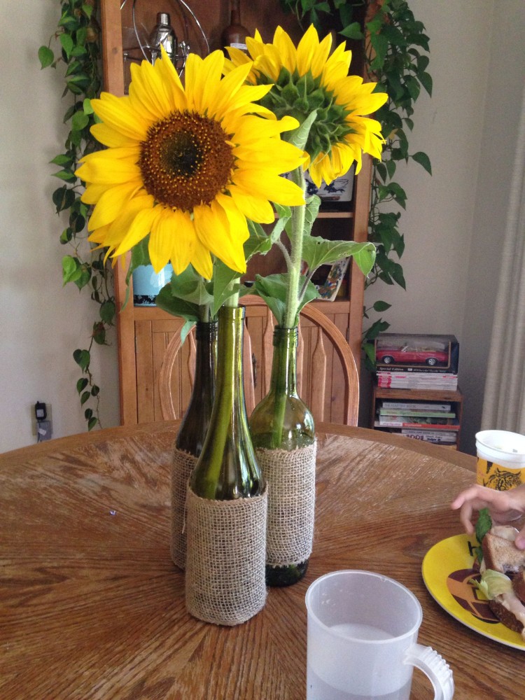 fleur de tournesol bouteilles de vin recyclées