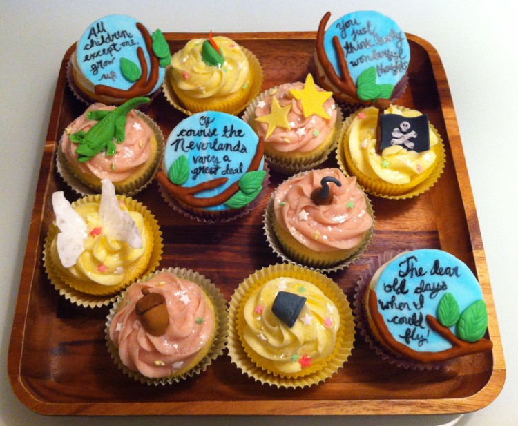idées de cupcakes Peter Pan déco anniversaire 1 an