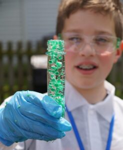 idées expérience science enfant DIY atelier scientifique maison gamins tous âges