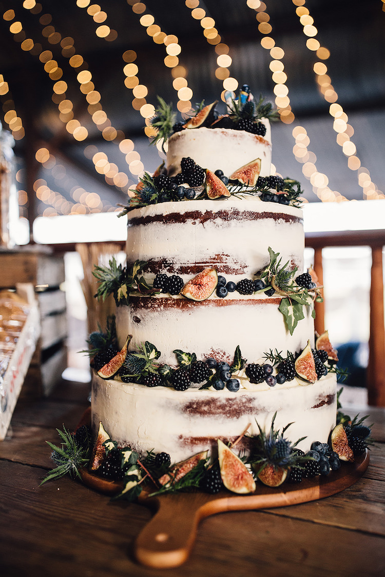 la tendance du gâteau nu pour mariage bohème chic