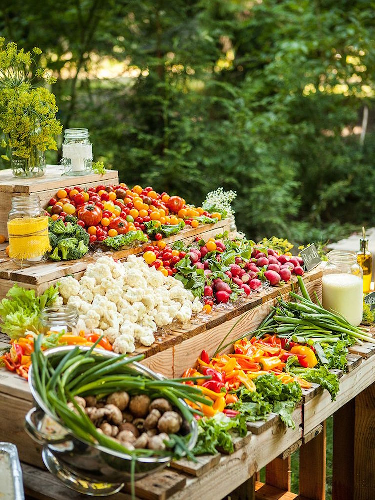 mariage vegan de style bohème chic avec buffet de crudités