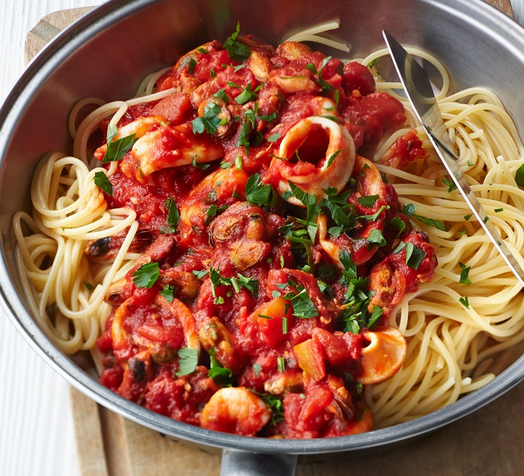 spaghetti aux fruits de mer sauce tomate