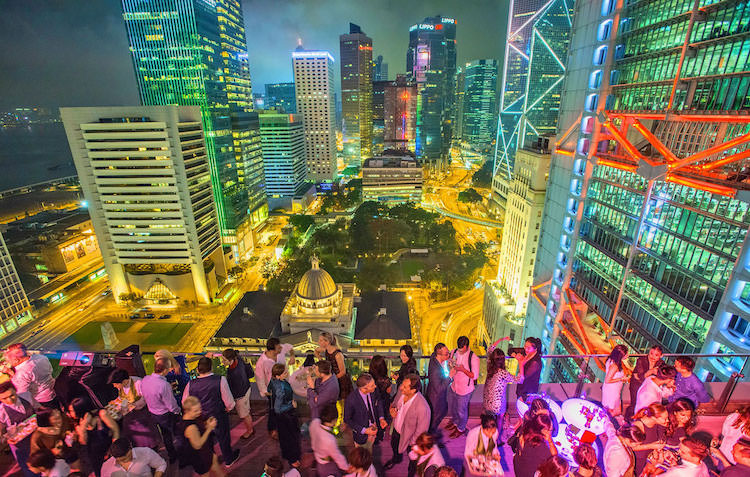 Sevva Rooftop Bar à Hong Kong en Chine - l'un des top bar de toit terrasse