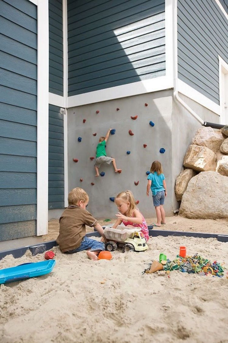 aire de jeux facile pour enfant bac sable mur escalade