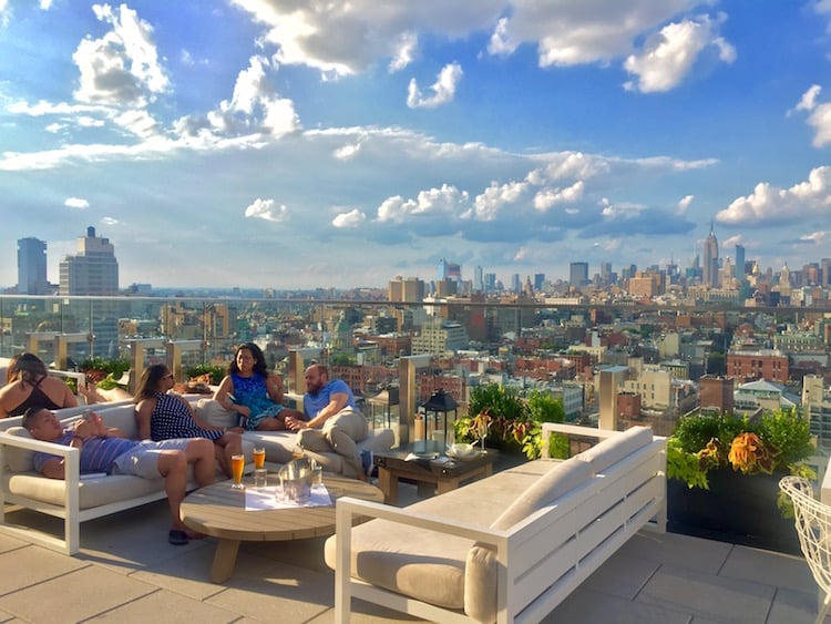 aménagement toit terrasse en bar et resto- The Crown à New York City