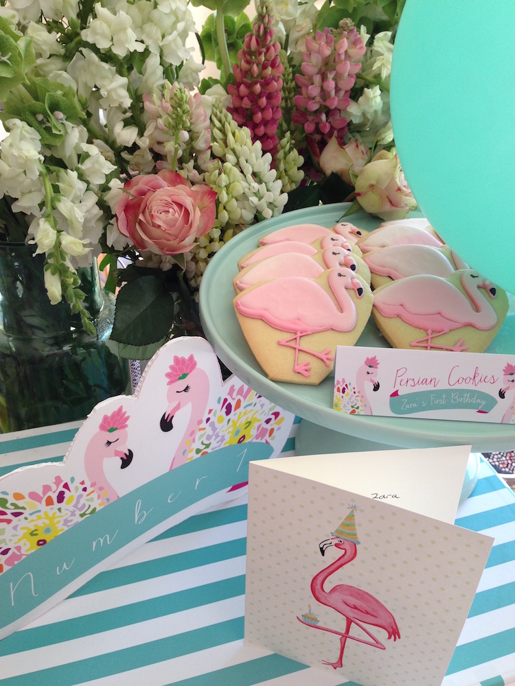 biscuits flamants roses carte motif flamant rose deco anniversaire thematique