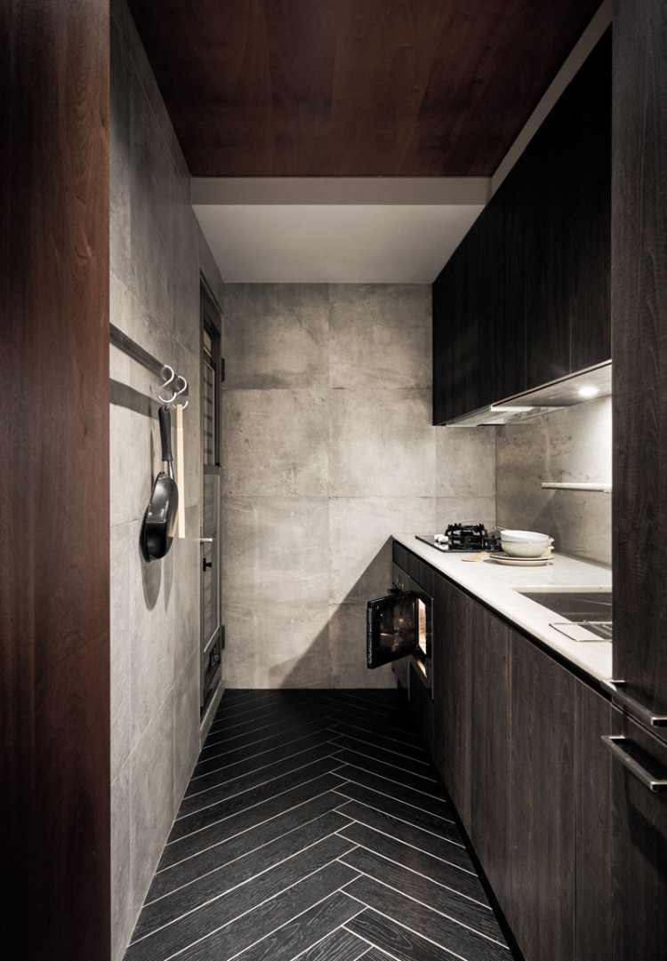 couleur bleu turquoise matériaux bruts lambris bois marbre blanc design salle bain appartement moderne Taiwan