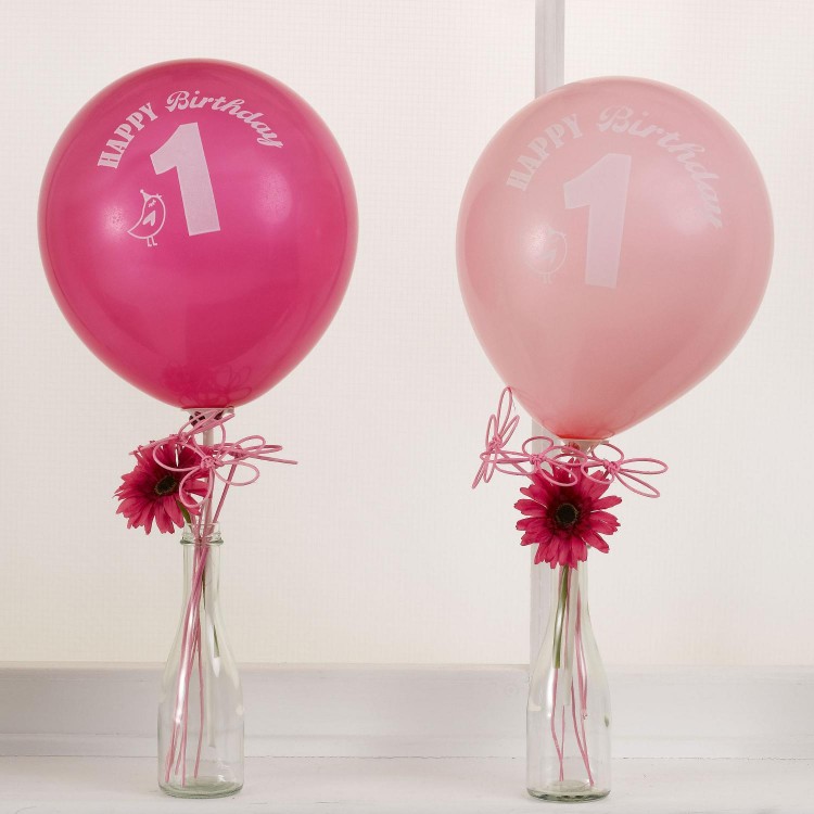 décoration ballon anniversaire en vase avec fleurs