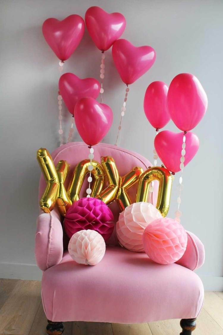 décoration ballon anniversaire fauteuil rose