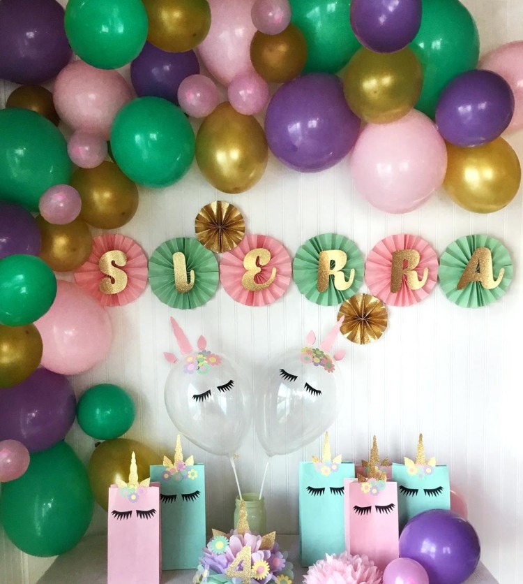 décoration ballon anniversaire licornes couleurs