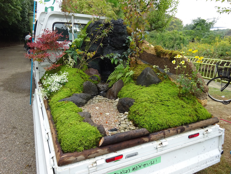 petit jardin japonais arriere camionnette kei truck japon
