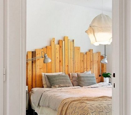 planches de bois clair tête de lit