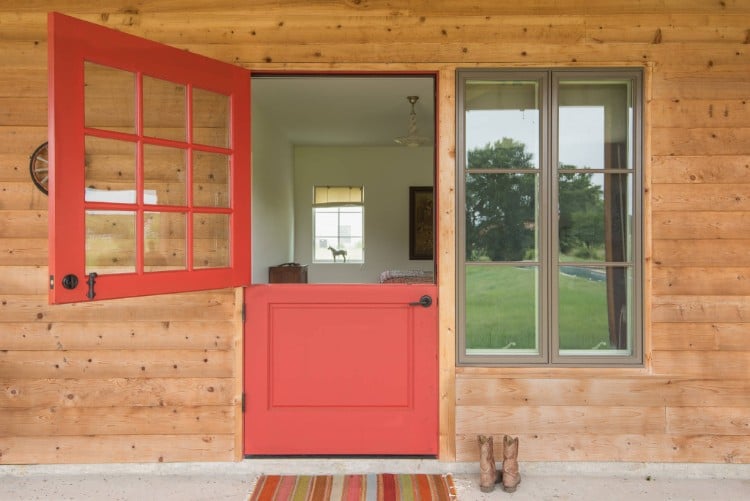 porte deux vantaux horizontaux bois peint rouge zoom avantages portes hollandaises