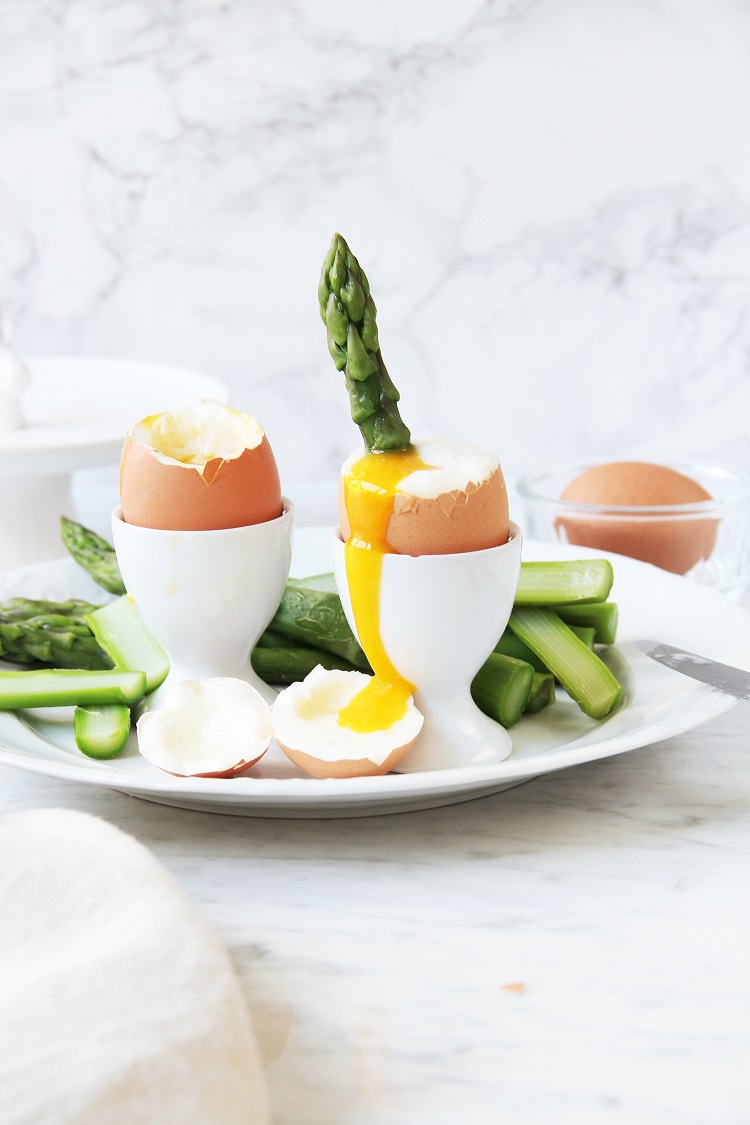 recettes amuse-bouche œuf idée apéritif rapide avec asperges