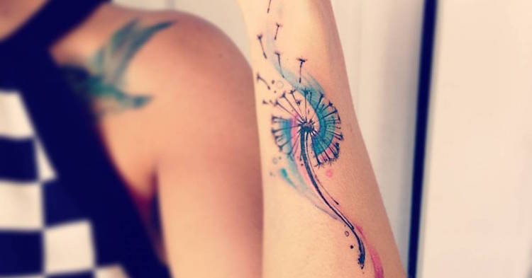 tatouage fleur pissenlit aquarelle
