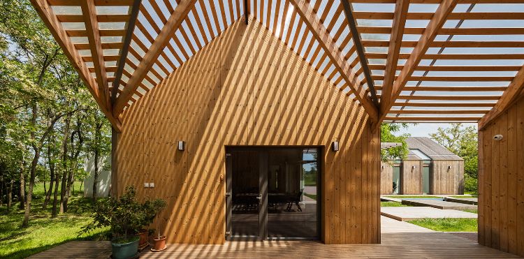 terrasse bois toit au design moderne