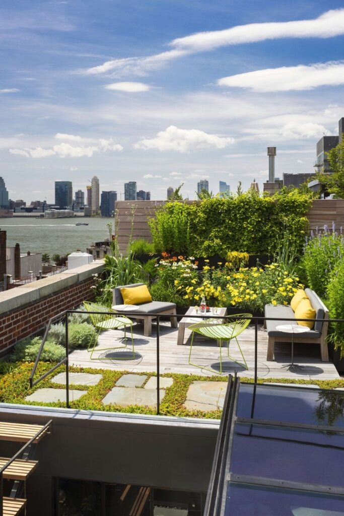 terrasse toit moderne idée décoration extérieure créer coin exotique urbain