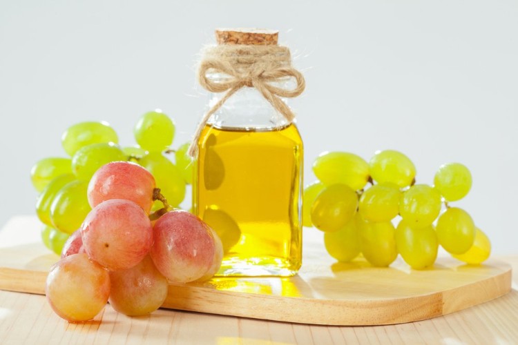 tout savoir sur l'huile de pépins de raisin bienfaits et conseils