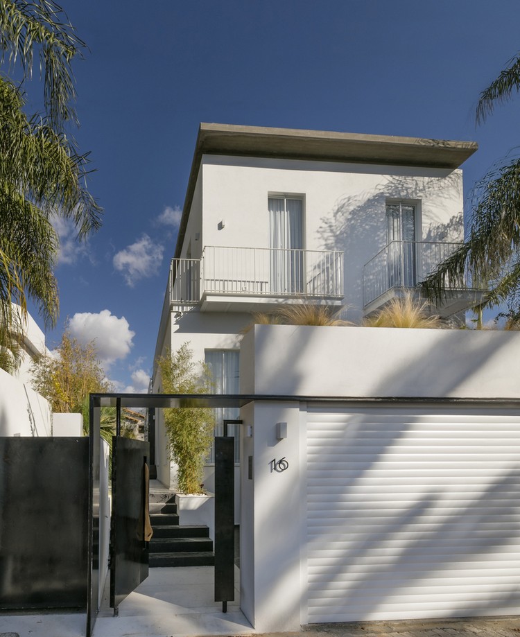 villa israel style bauhaus garage